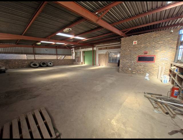 12,000M² WAREHOUSE TO LET IN GERMISTON CENTRAL
